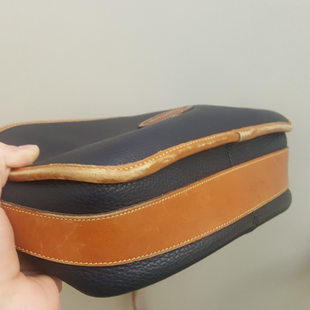 Navy blue Dooney & Bourke crossbody bag - Picture 5 of 5